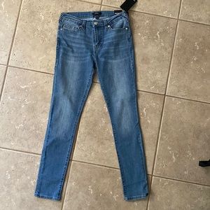 NWT True Religion Stella mid Rise Skinny Jeans, Size 30